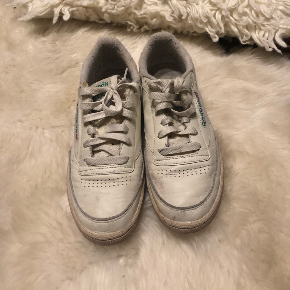 8 1/2 Reebok cream colored